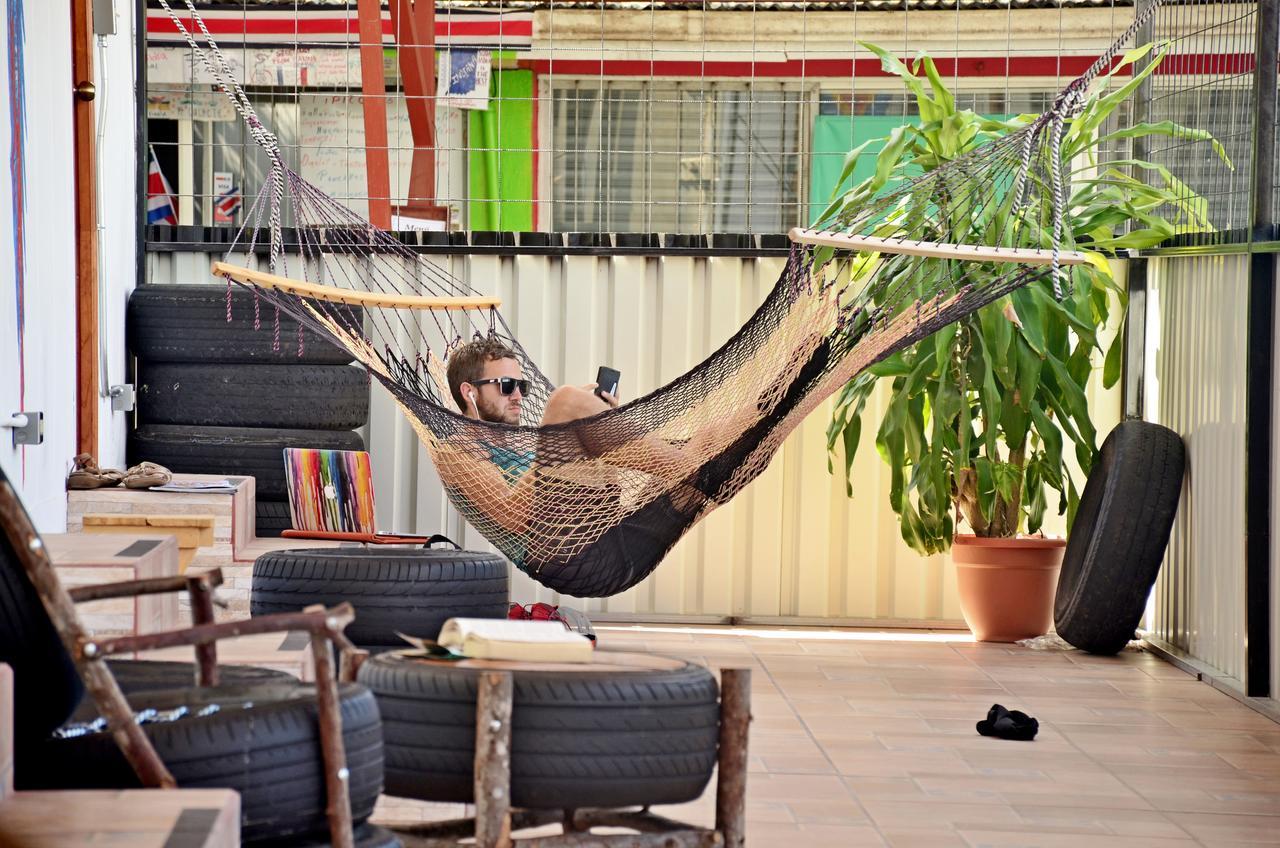 Arenal Container Hostel Ла Фортуна Экстерьер фото