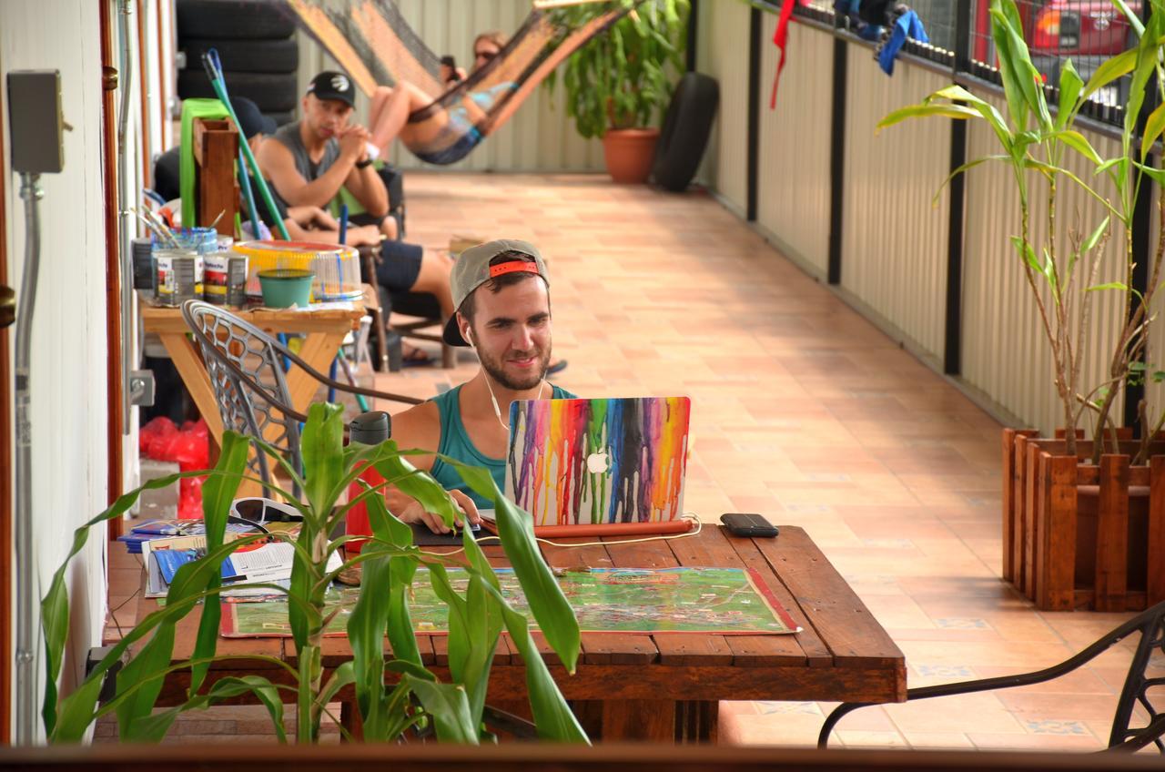Arenal Container Hostel Ла Фортуна Экстерьер фото