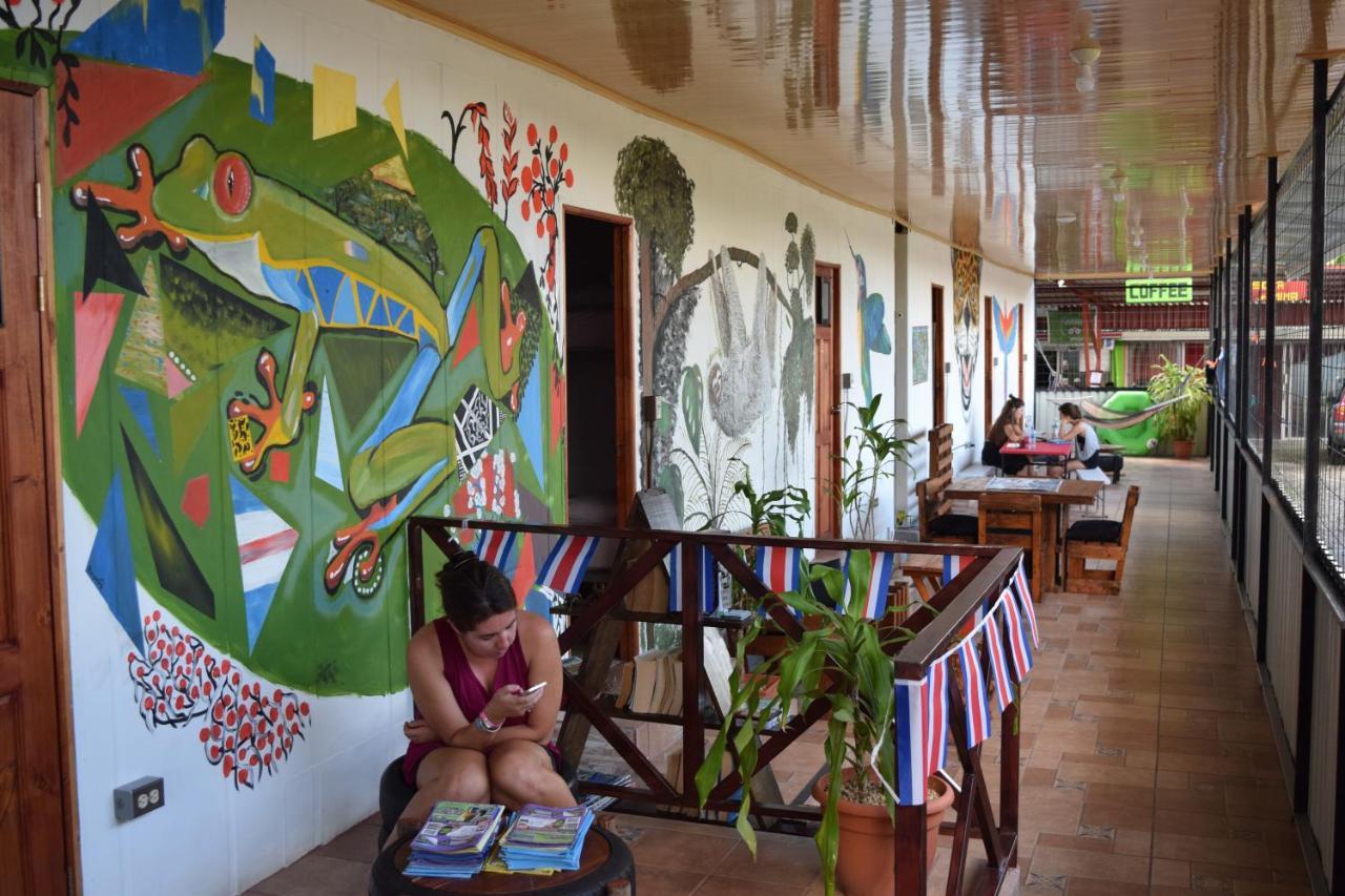 Arenal Container Hostel Ла Фортуна Экстерьер фото