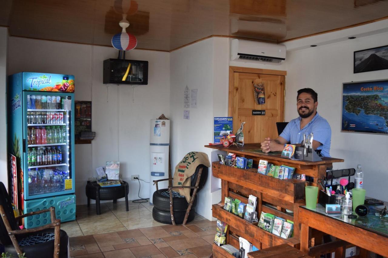 Arenal Container Hostel Ла Фортуна Экстерьер фото