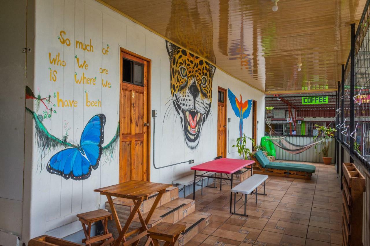 Arenal Container Hostel Ла Фортуна Экстерьер фото