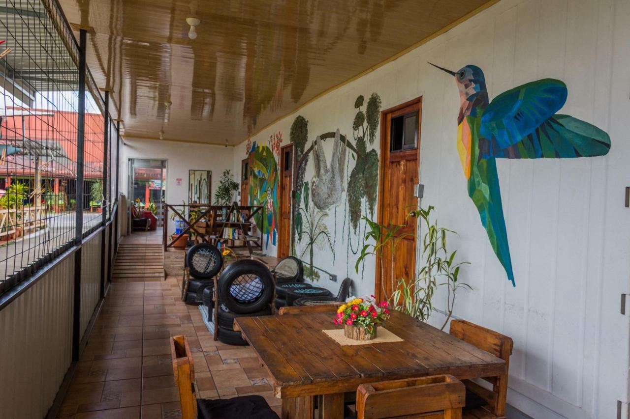 Arenal Container Hostel Ла Фортуна Экстерьер фото