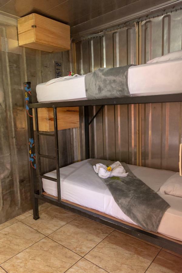 Arenal Container Hostel Ла Фортуна Экстерьер фото